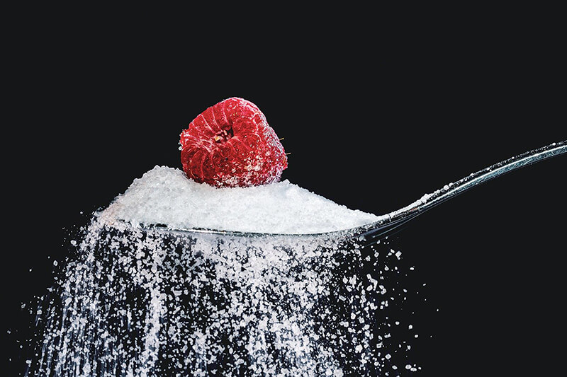 Erytrytol – czy to najzdrowszy zamiennik cukru? Wpływ na zdrowie, indeks glikemiczny i skutki uboczne erytrolu